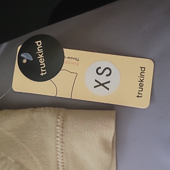 NWT Truekind Everyday Throw-on Wireless Bralette Bra Beige Seamless Size XS - Picture 3 of 5